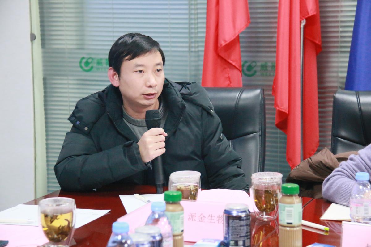18何云凤.JPG 18何云凤.JPG